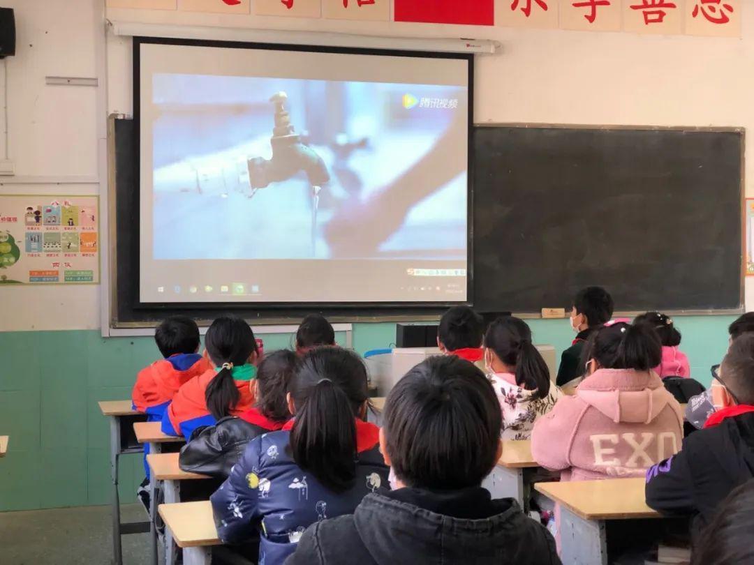 小米吸尘器怎么换吸口游戏画面